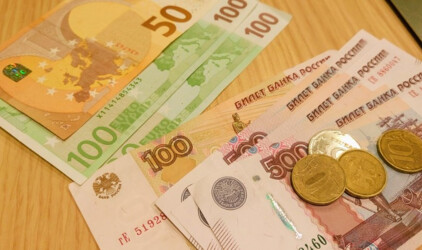 В Тюмени за 120 млн рублей на продажу выставлен коттедж с лифтом и площадкой для гольфа