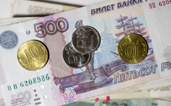 Экономист Зубец: Власти РФ намеренно ослабляют рубль из-за дефицита бюджета